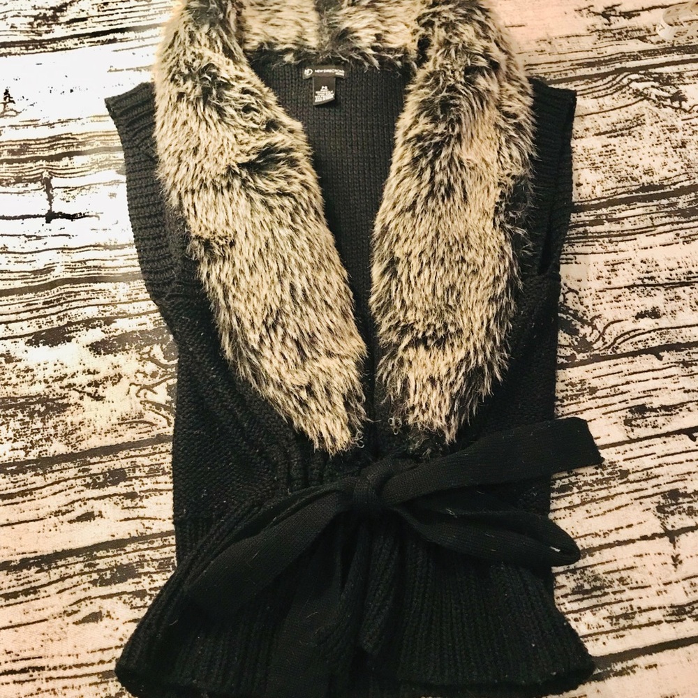 Fun Sweater Vest - Picture 4 of 8
